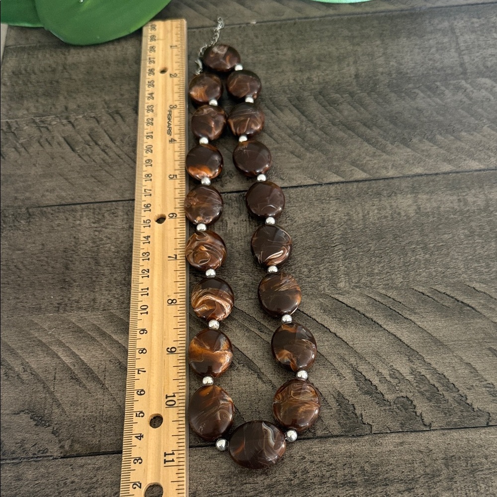 Elegant Brown Beaded Necklace - Picture 3 of 3